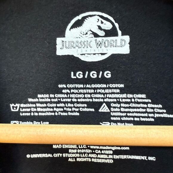 MAD Engine Jurassic World Dominion Boys Long Sleeve Crewneck Graphic Tee. Large. - Picture 4 of 5